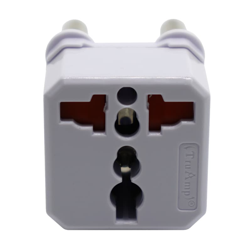 GIZZU Universal Travel Adapter image 3