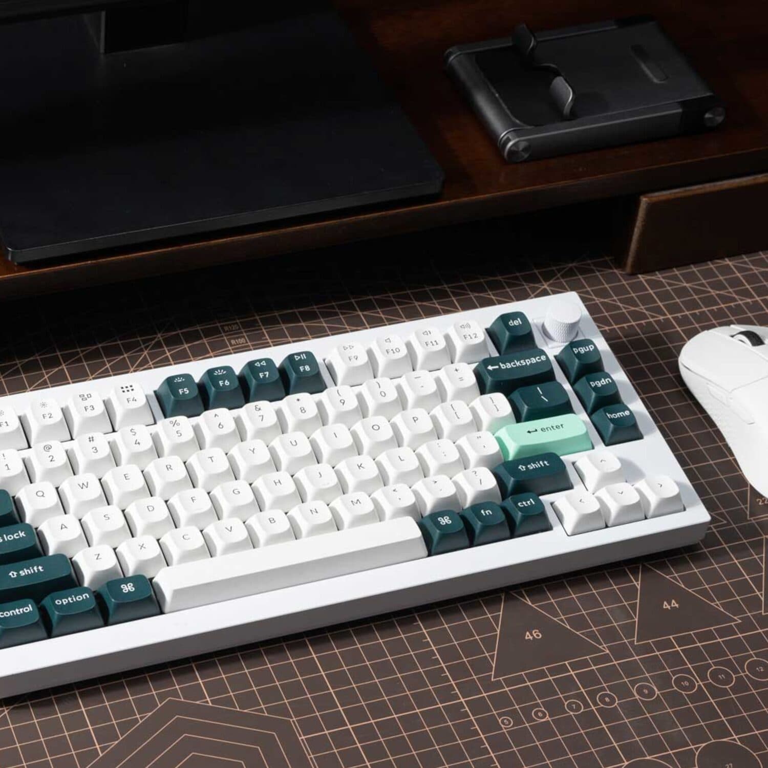 Keychron Q1H-P1 QMK Wireless Custom Keyboard - White image 3