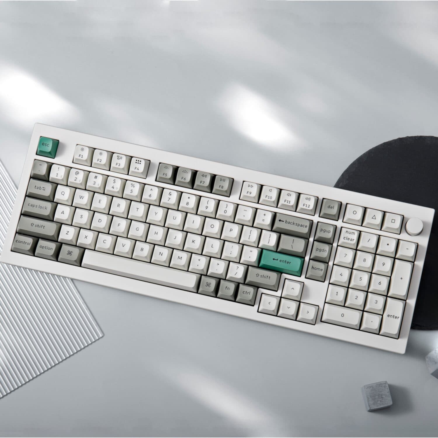 Keychron Q5M-P1 QMK/VIA Wireless Custom Keyboard - Shell White image 4