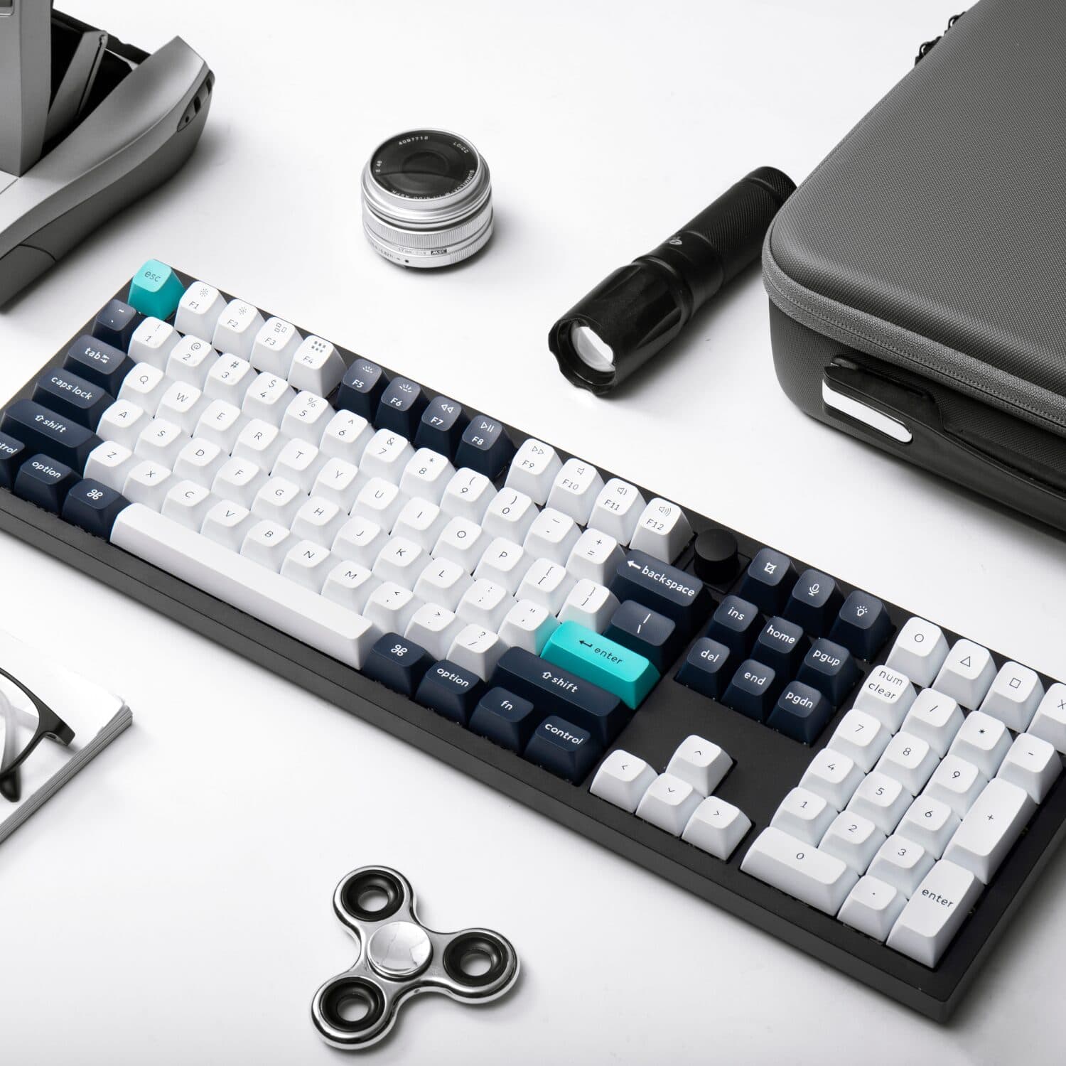 Keychron Q6 Max QMK/VIA Wireless Mechanical Keyboard (Full-Size, Gateron Jupiter Banana) image 7